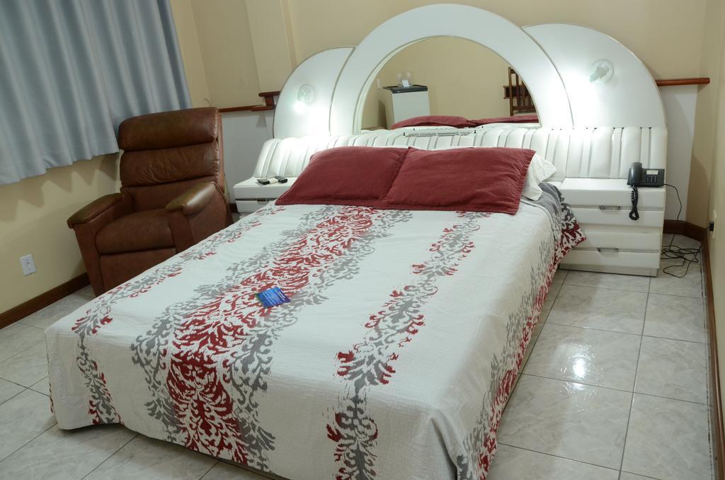 Fares Turis Hotel Uruguaiana Eksteriør billede